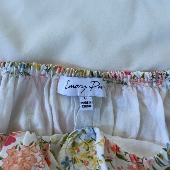 floral print crop blouse with tie back - size L - Picture 4 of 4